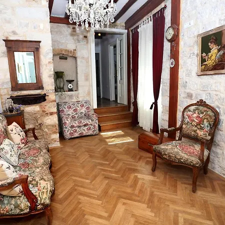 아파트 Palace Residences