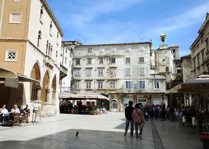 Apartment Palace Residences