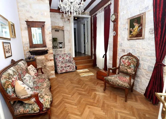 Apartment Palace Residences