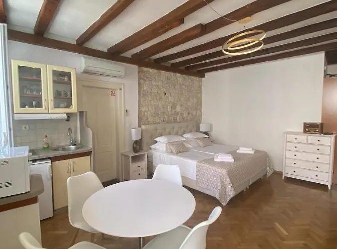 Apartment Palace Residences *